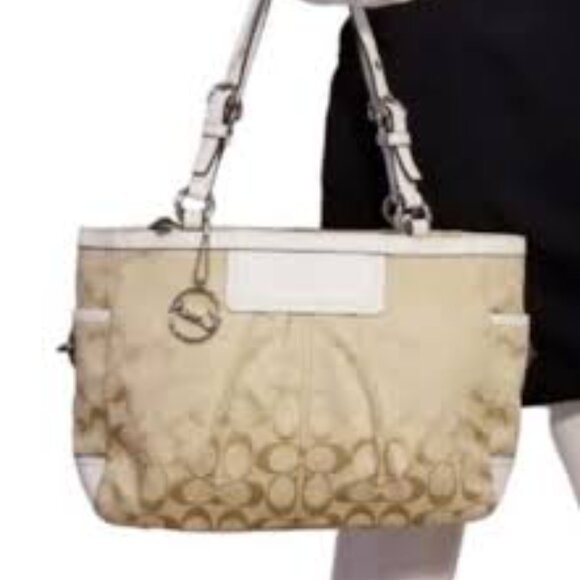 GUC Coach w. COA  Vintage  Signature Logo Shoulder Bag - Picture 1 of 8